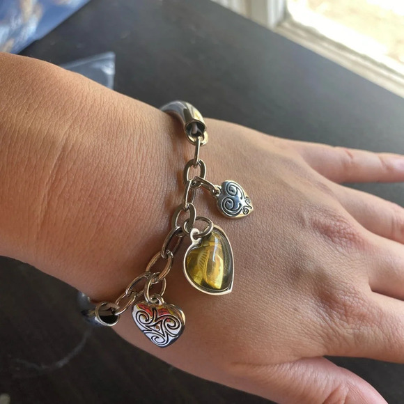 Silver Hearts Elastic Women's Bracelet - Picture 2 of 3